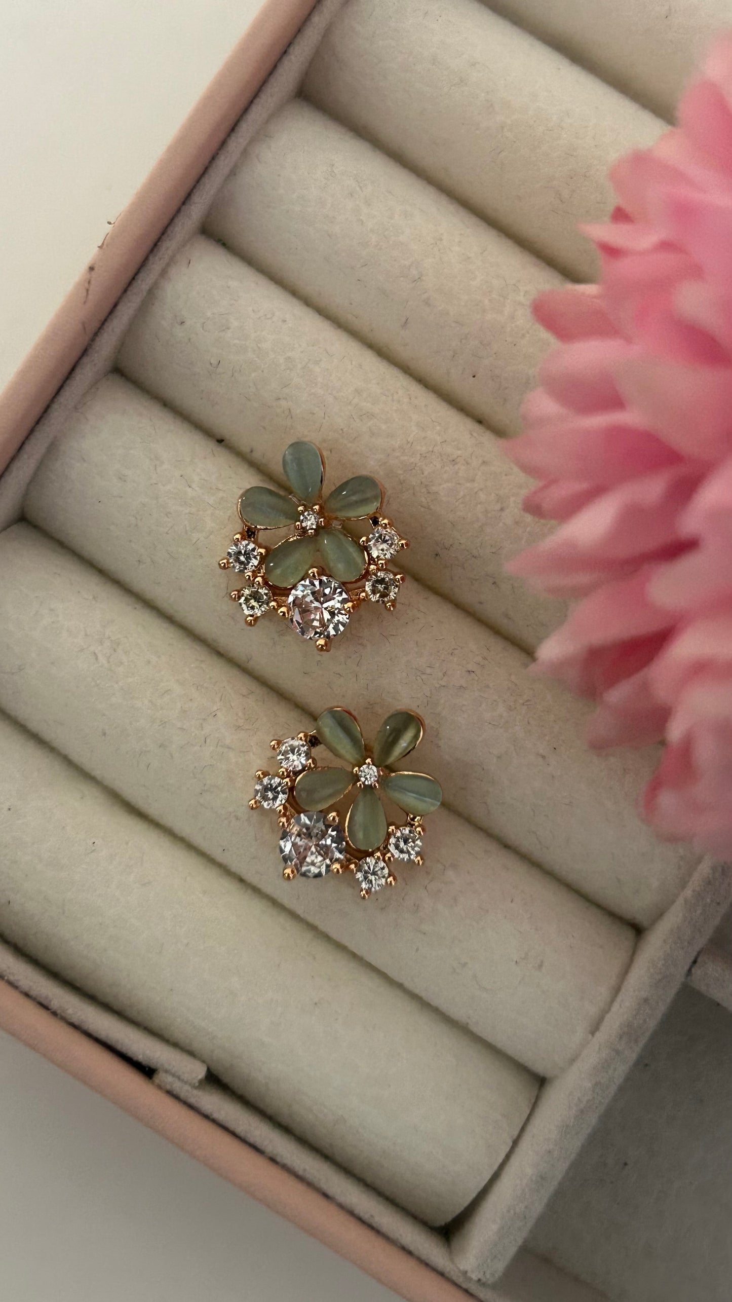 "Elegant Floral Stud Earrings with Green Petals and Sparkling Crystals – Delicate Jewelry for Women"