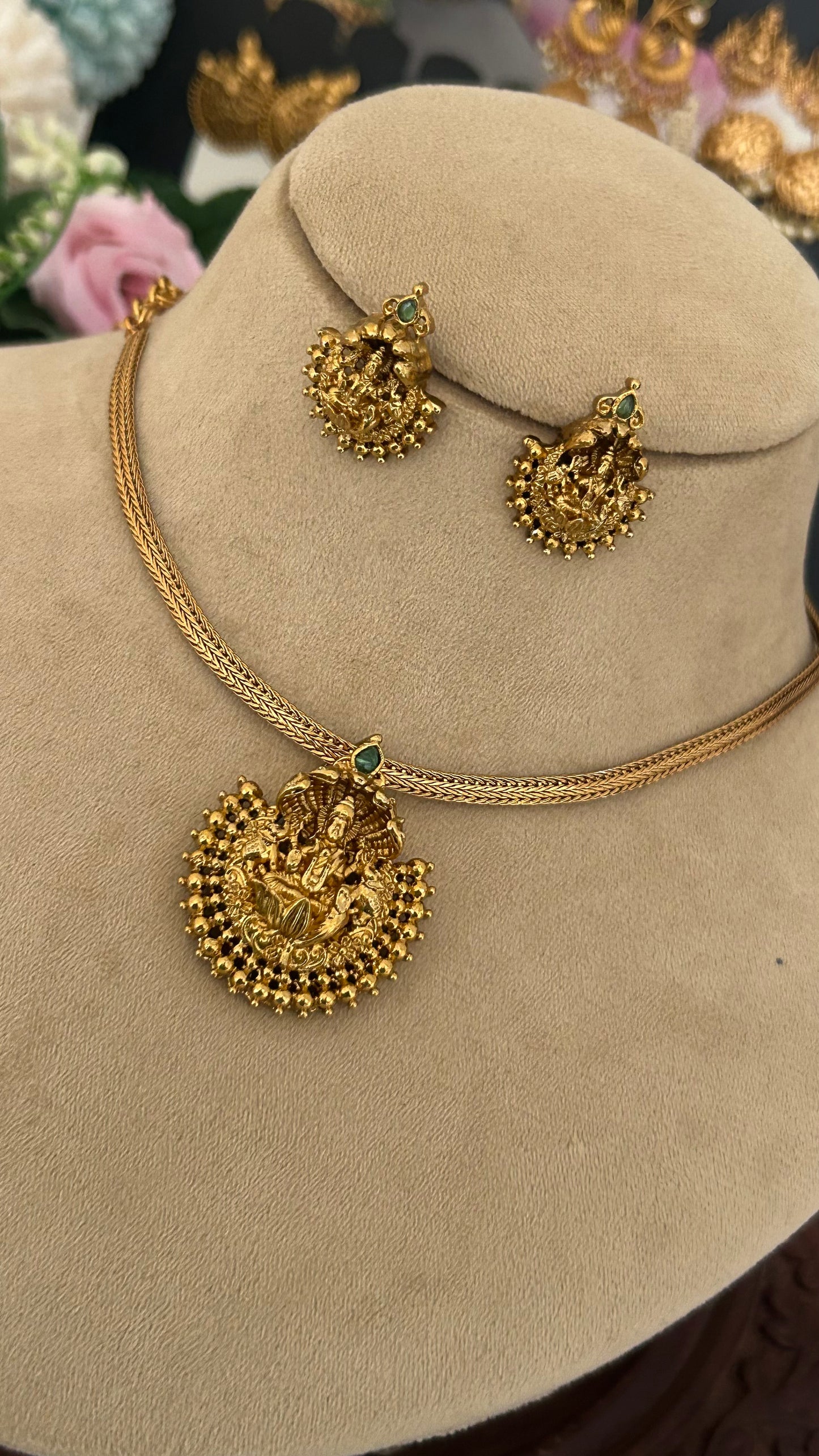 "Traditional Lakshmi Temple Gold Necklace Set with Earrings – Antique South Indian Bridal Jewelry"