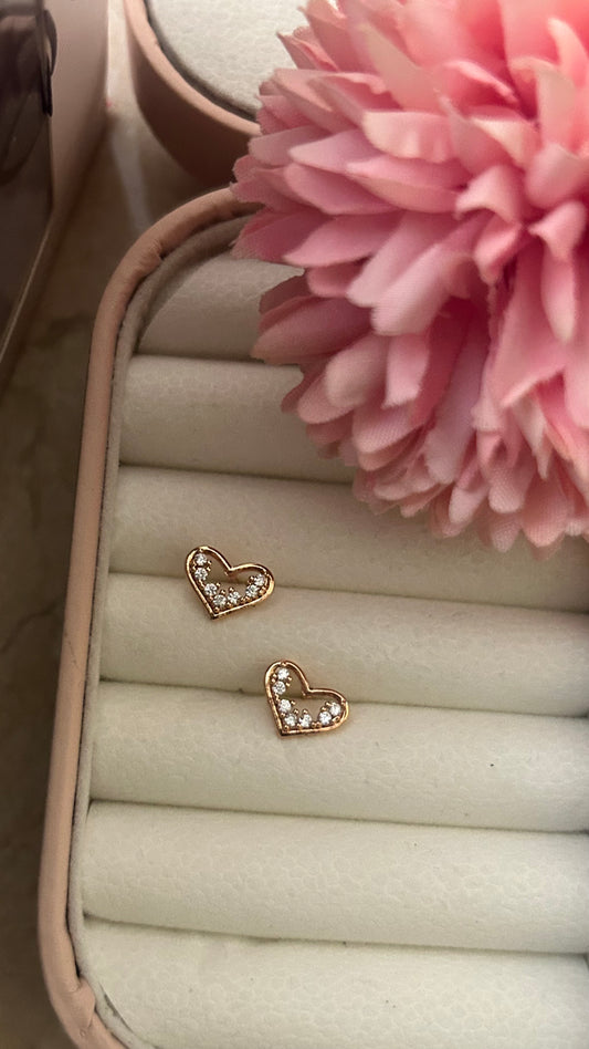 CZ LOVE SHAPE CUTE STUD