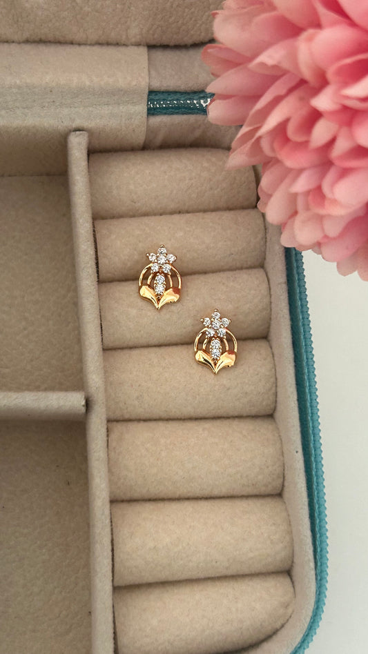 CZ gold replica flower stud