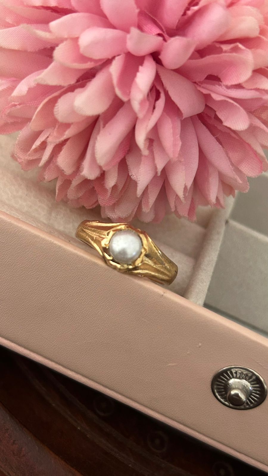 Elegant Gold-Plated Pearl Ring for Women – Classic Vintage Design