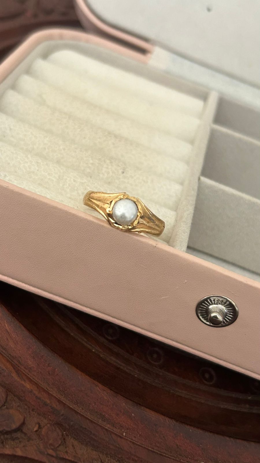 Elegant Gold-Plated Pearl Ring for Women – Classic Vintage Design