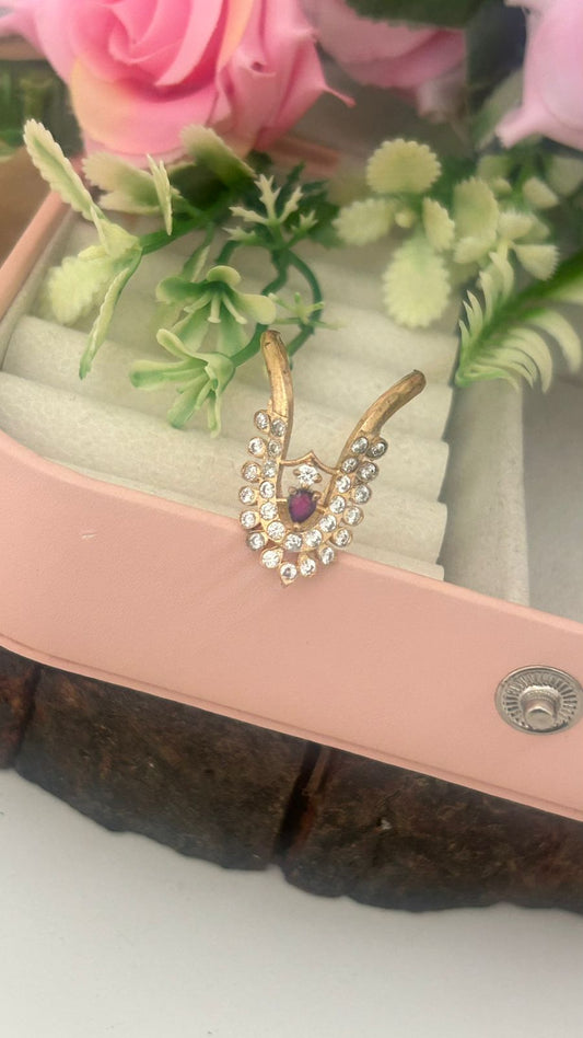 Panchaloham Vanki Ring – White Stones with Ruby Center