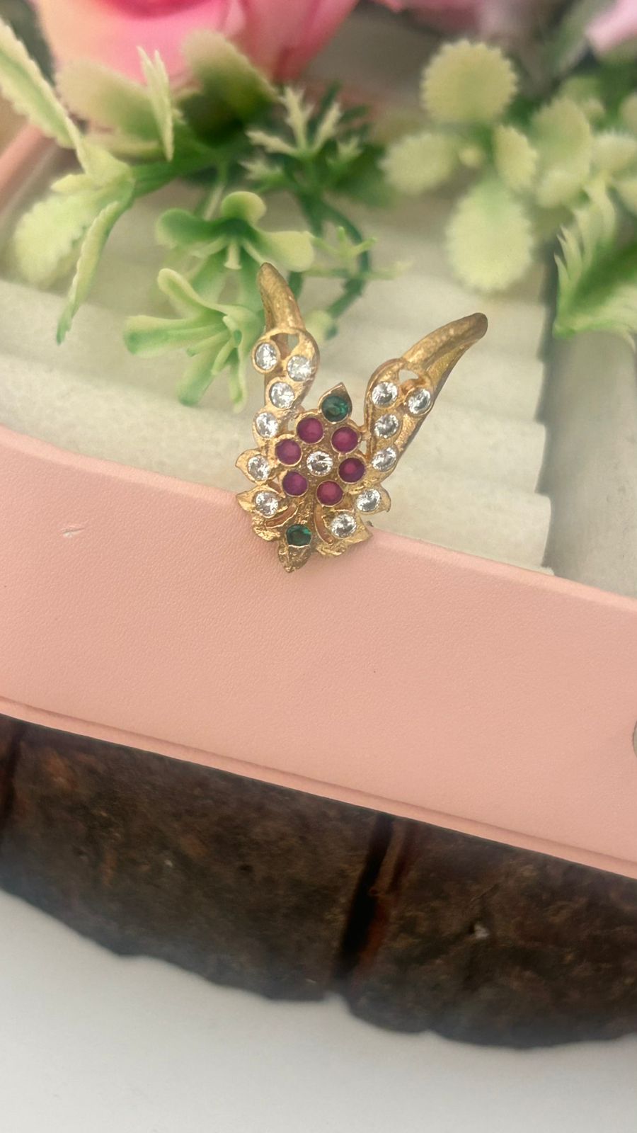 Panchaloham Floral Vanki Ring – Ruby & Green Stone Temple Design