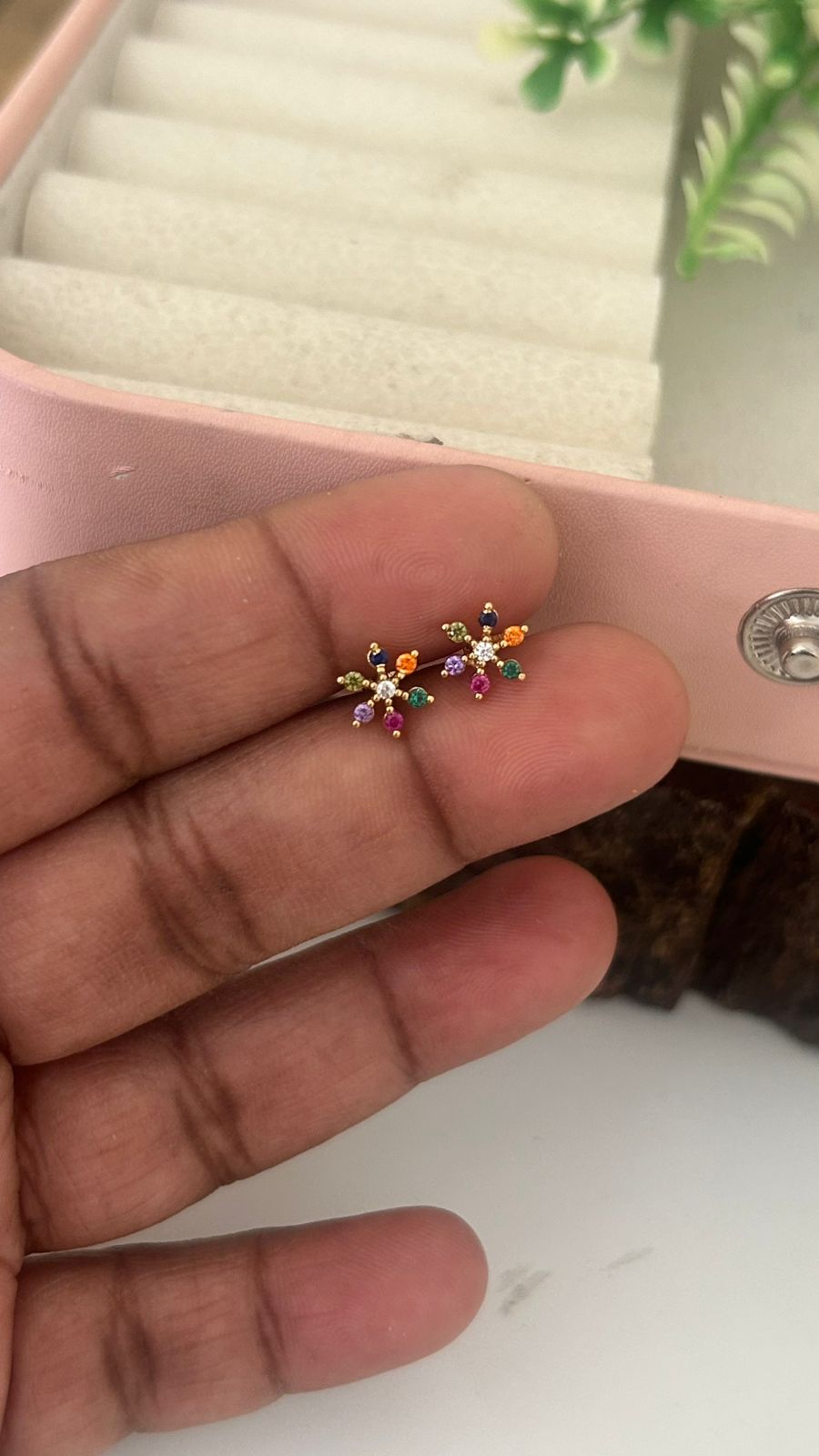 🌸 “Elegant  MULTICOLOUR Floral Second Tops”✨ “Mini Flower Design Studs” same like nose pin patteren