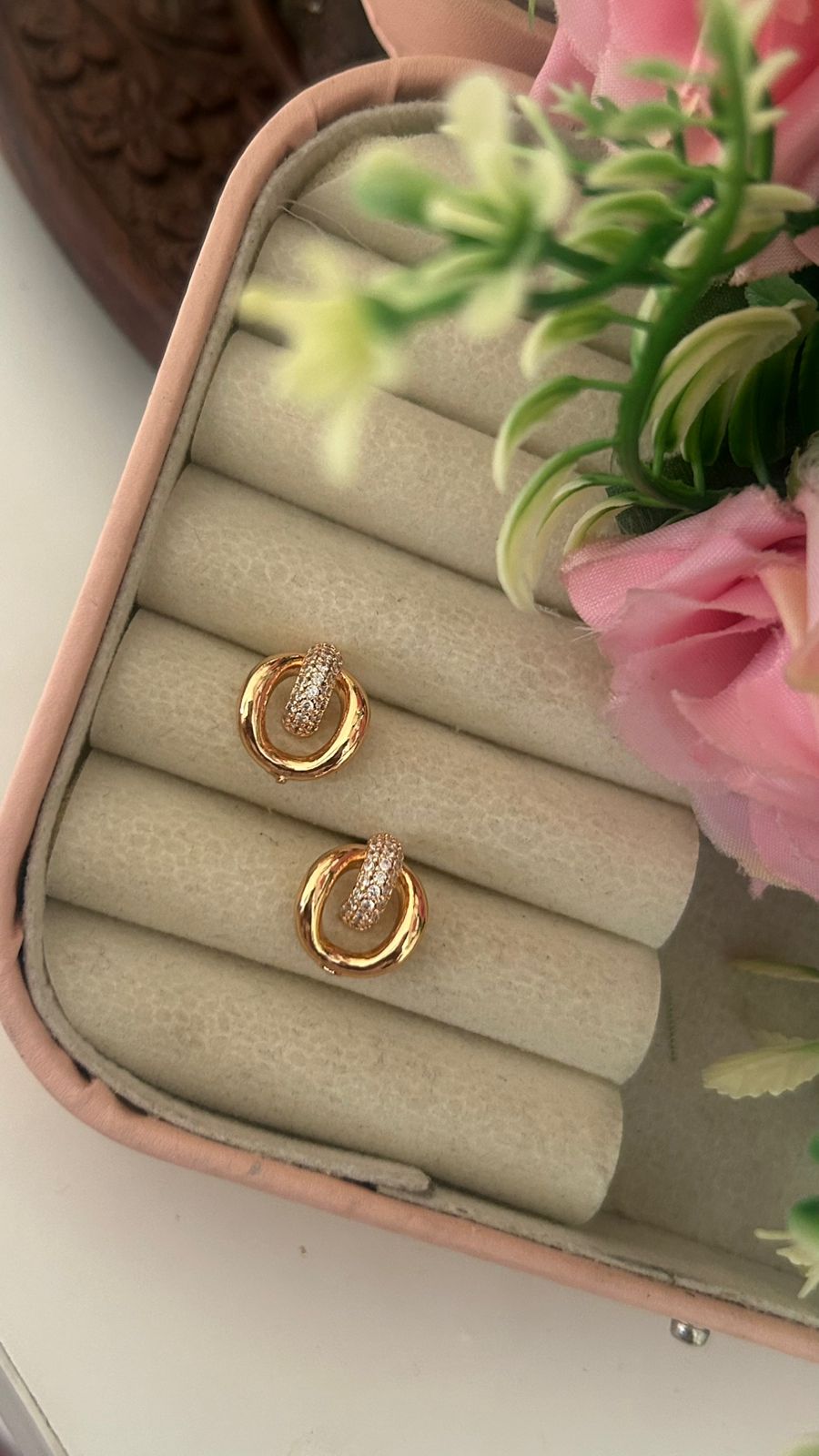 Chic Circular Cubic Zirconia Stud Earrings – Stylish Fashion Earrings