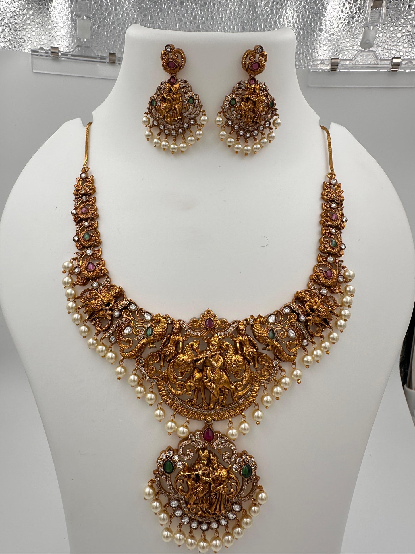 Royal Temple Jewellery Necklace Set with Deity Pendant and Pearls