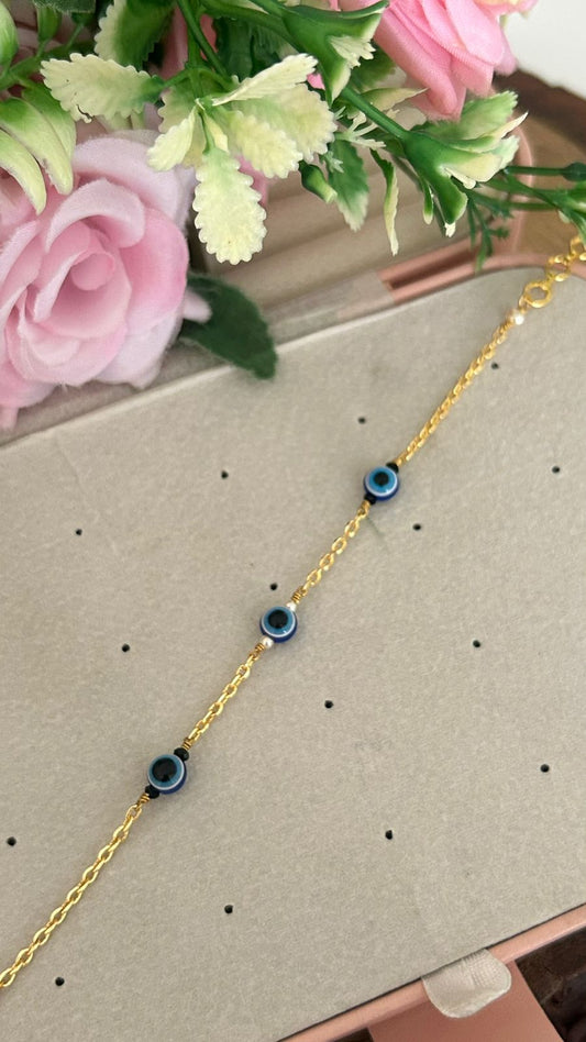 Triple Evil Eye Bracelet with Gold Chain – Adjustable Size 24–26 cm | Stylish Protection Jewelry