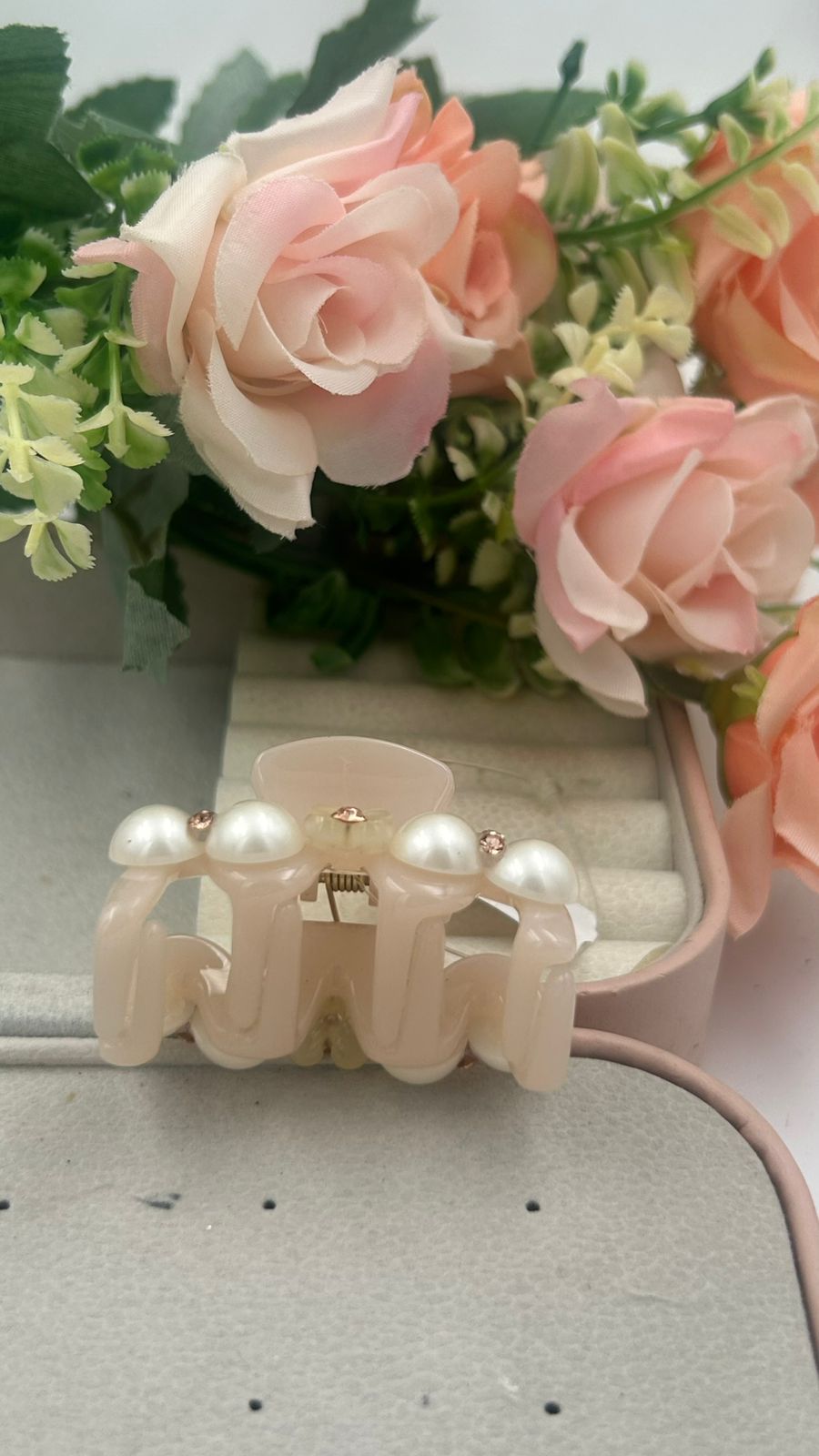 Decorative Pearl Chain Hair Claw Clips – Acrylic Hair Accessories