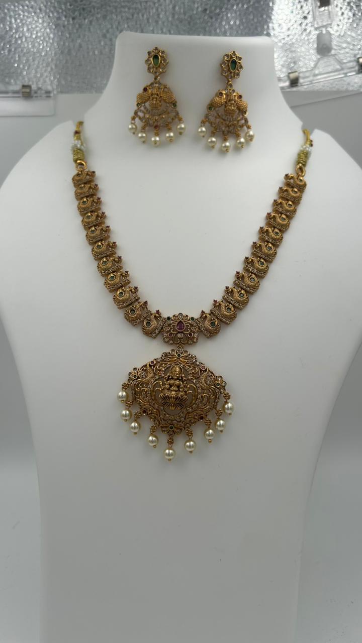 Lakshmi Small Neckset 1