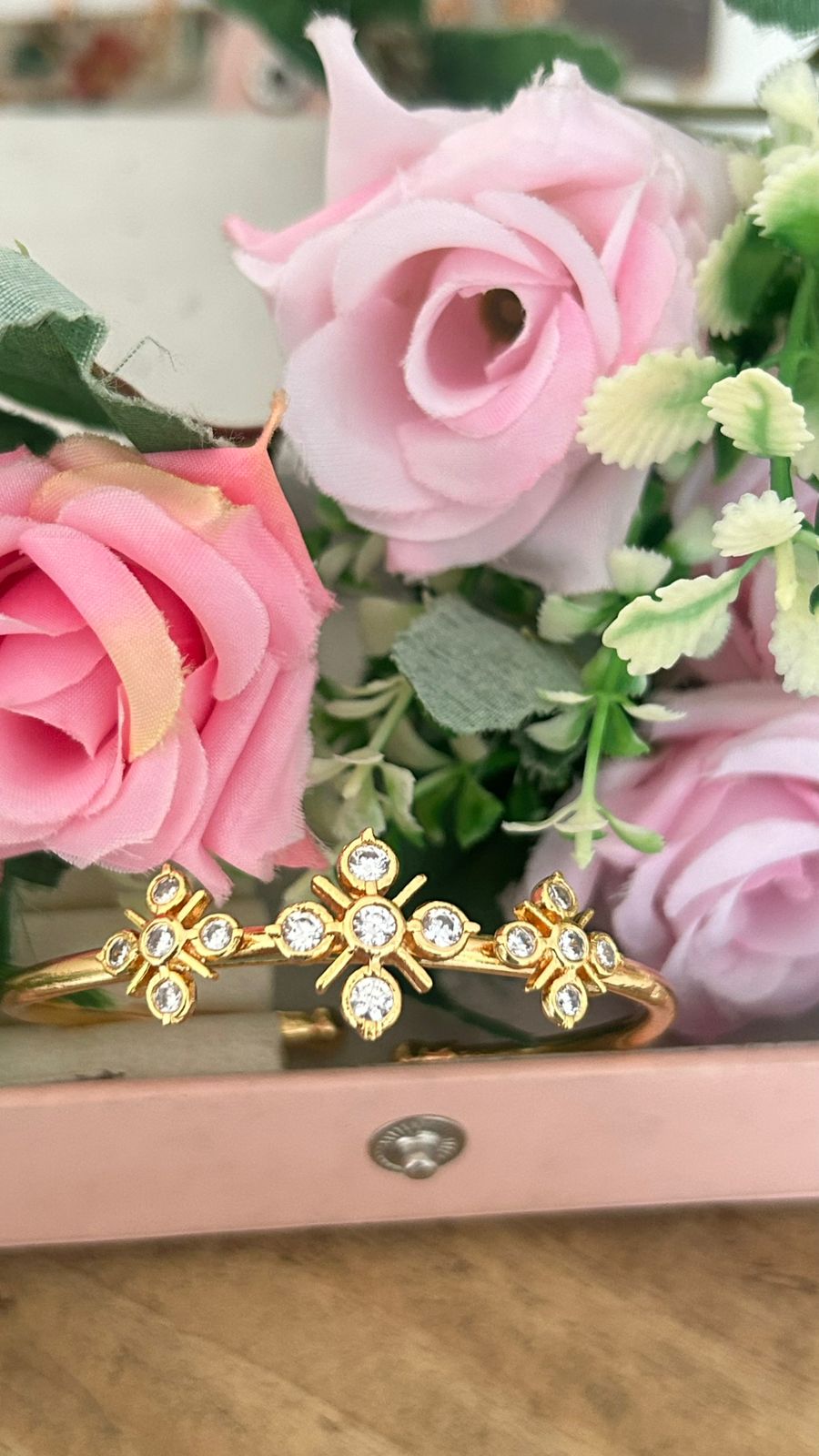 Panchaloham Polished Adjustable Kada with Floral Stone Design – Elegant Daily Wear