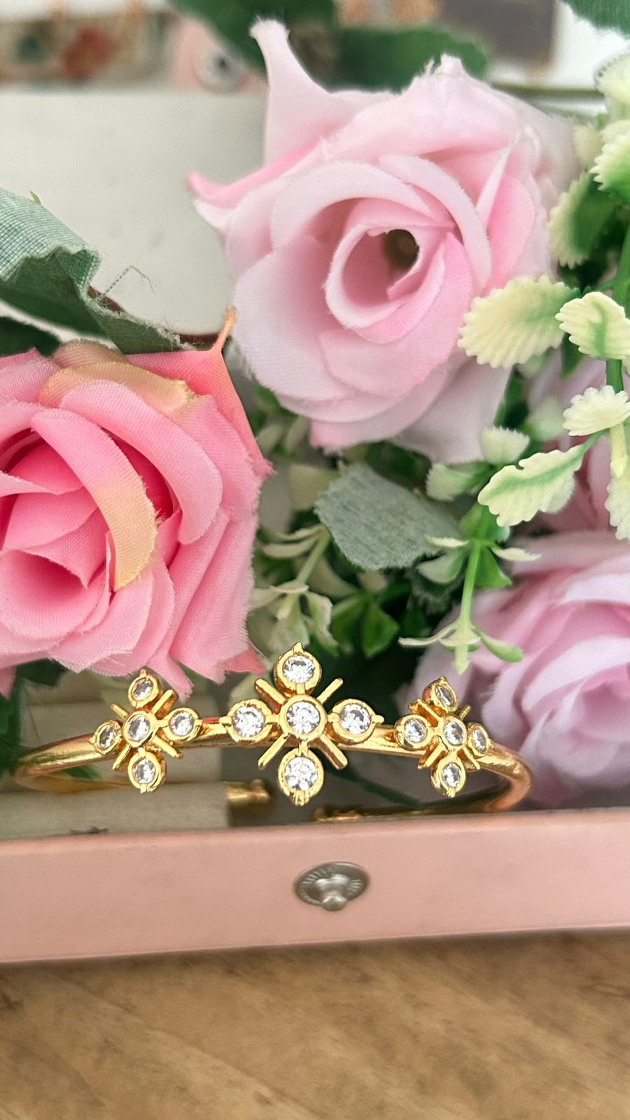 Panchaloham Polished Adjustable Kada with Floral Stone Design – Elegant Daily Wear