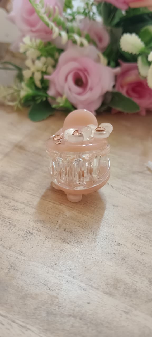 Flower Design Mini Hair Claw Clips with Crystals – Stylish Hair Accessories