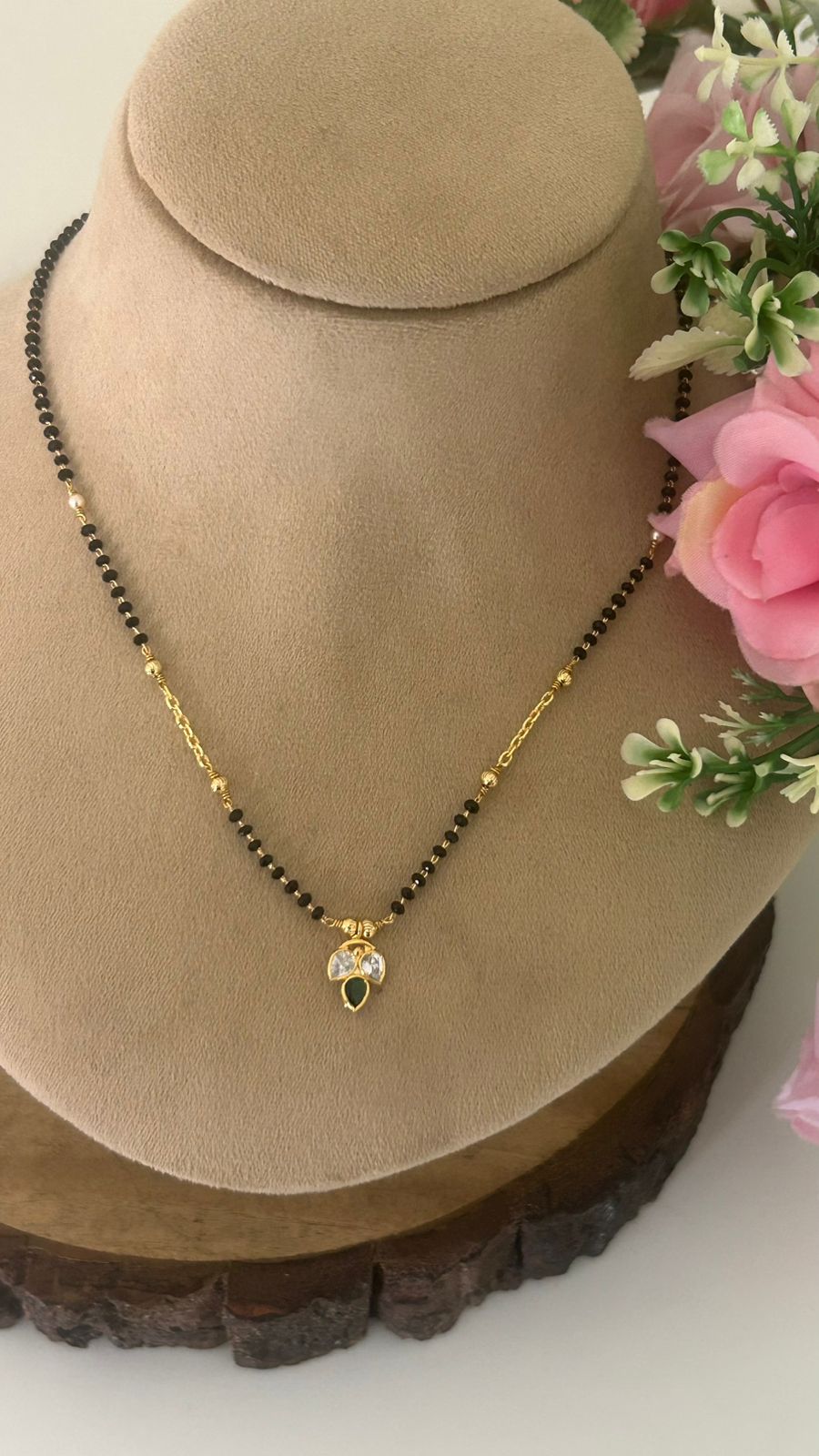 Black Beads Mangalsutra Chain with Polki Leaf Pendant – Elegant Mangalsutra