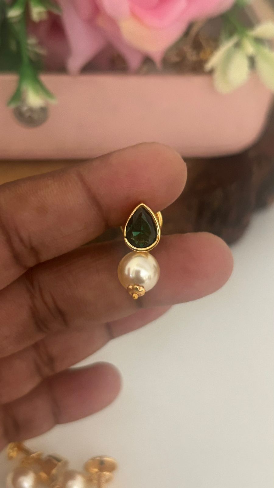 panchaloham oval shape stud in colours with polish