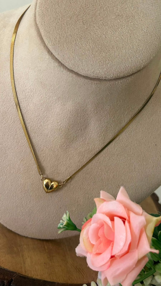 Stainless Steel Gold Heart Magnetic Pendant Chain