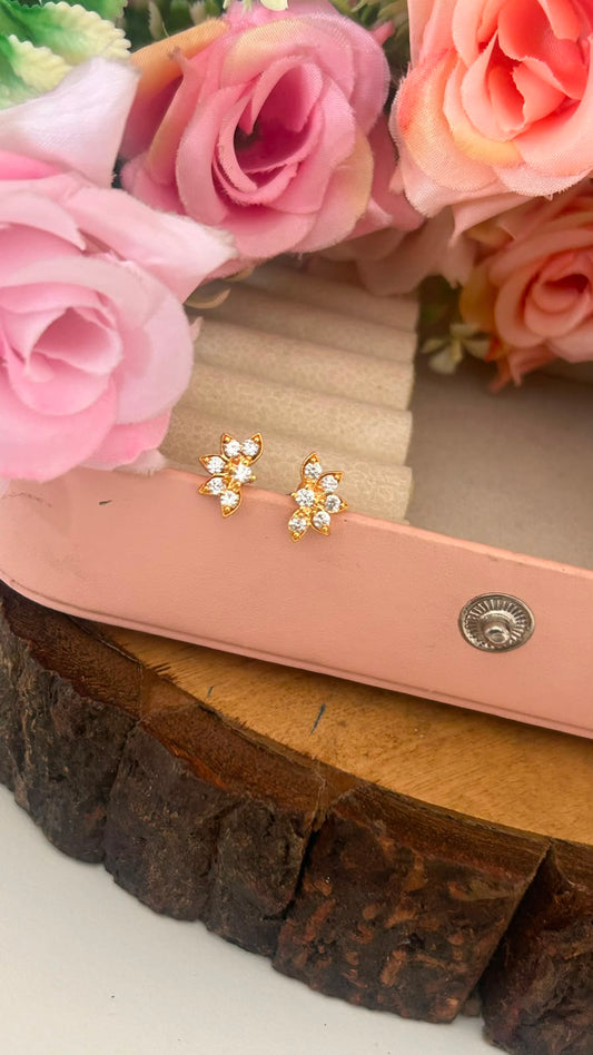 Panchaloham BIg Leaf Curve Stud Earrings – Gold Polish