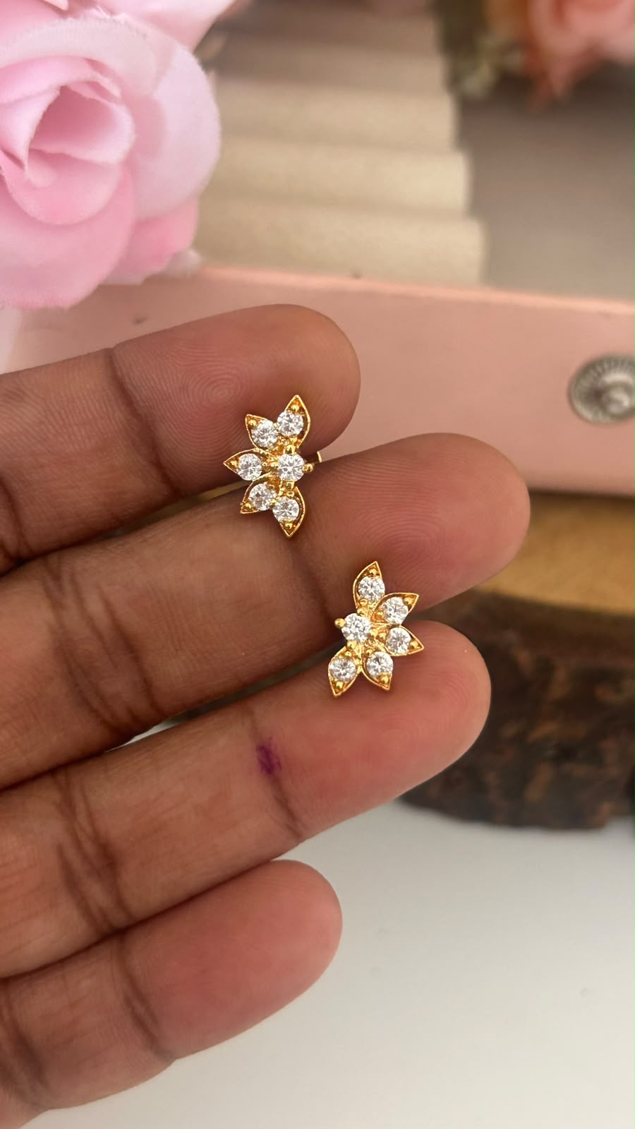 Panchaloham BIg Leaf Curve Stud Earrings – Gold Polish