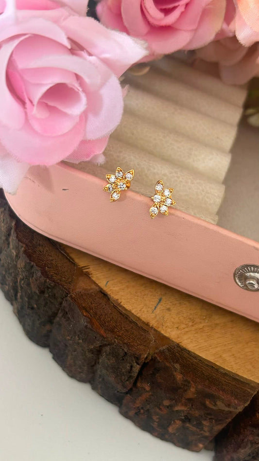 Panchaloham small Leaf Curve Stud Earrings – Gold Polish