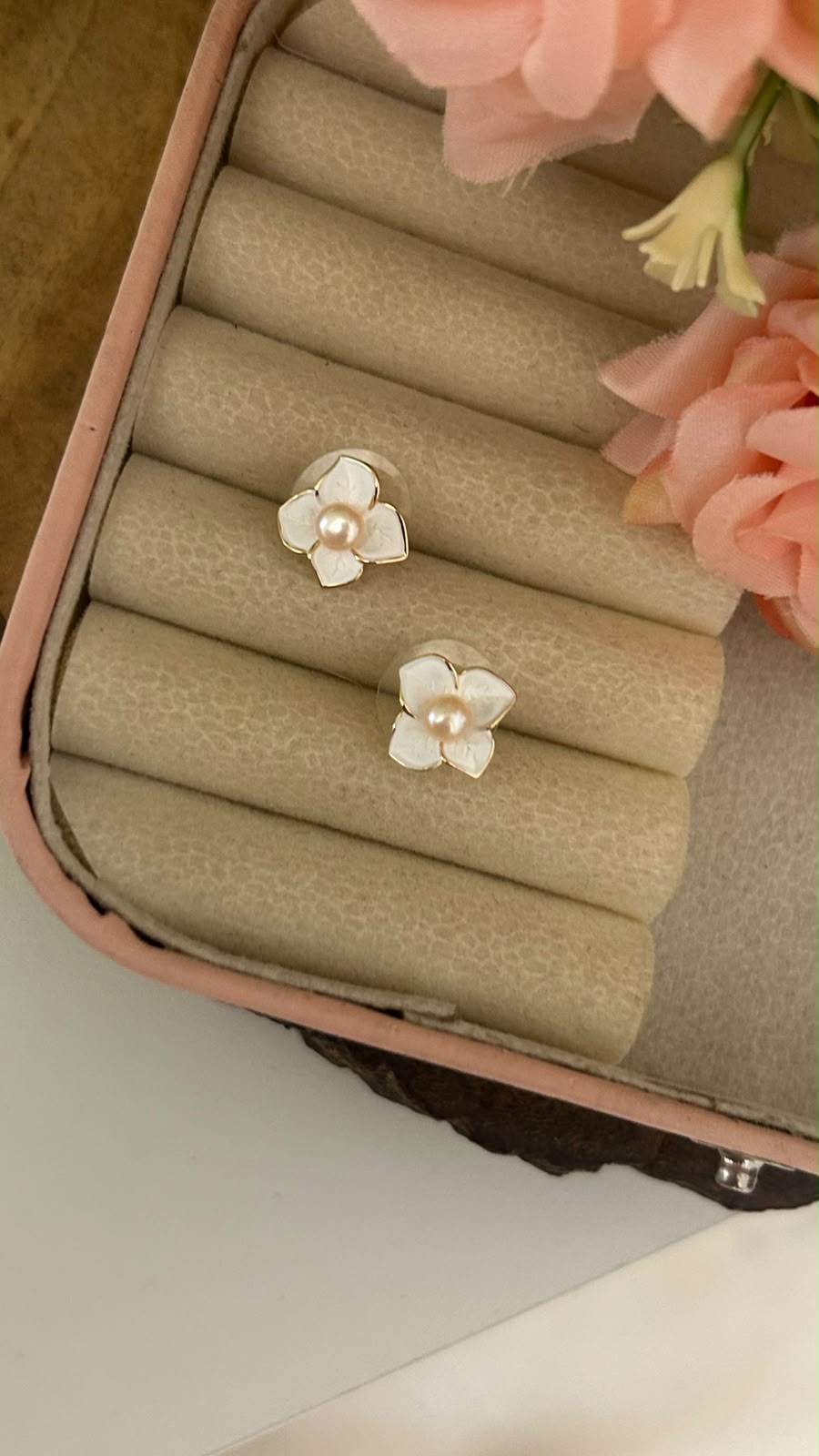 Original Pearl Flower Earrings – PU Plated Elegant Floral Stud Earrings for Women