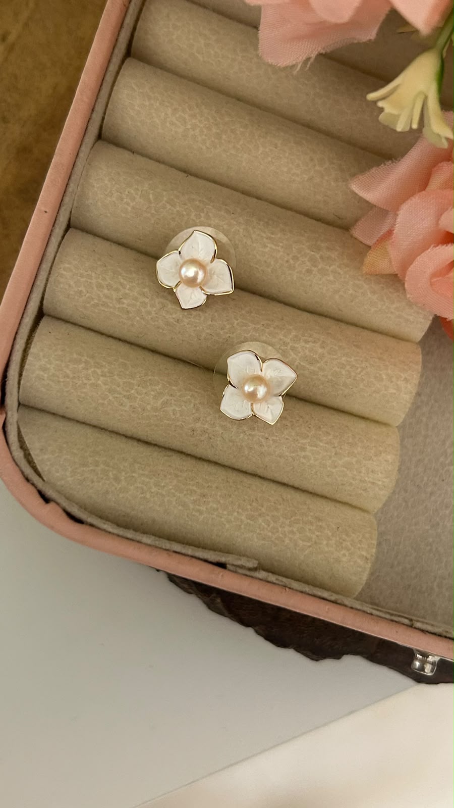 Original Pearl Flower Earrings – PU Plated Elegant Floral Stud Earrings for Women