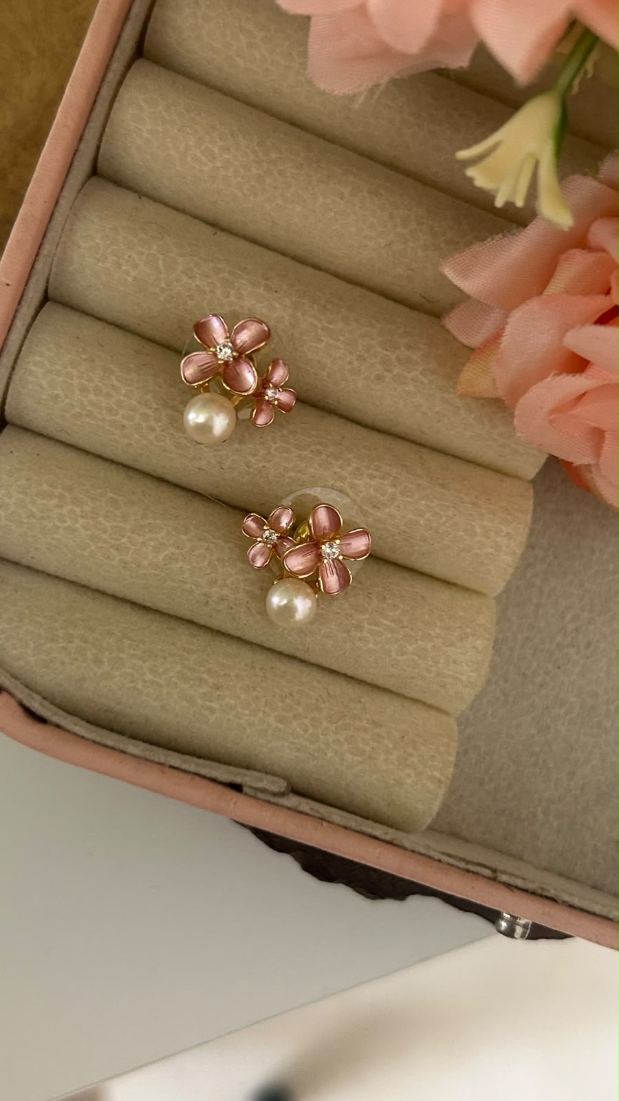 Pink Flower Dangle Stud Earrings for Women -PU Plated Original Pearl Floral Earrings