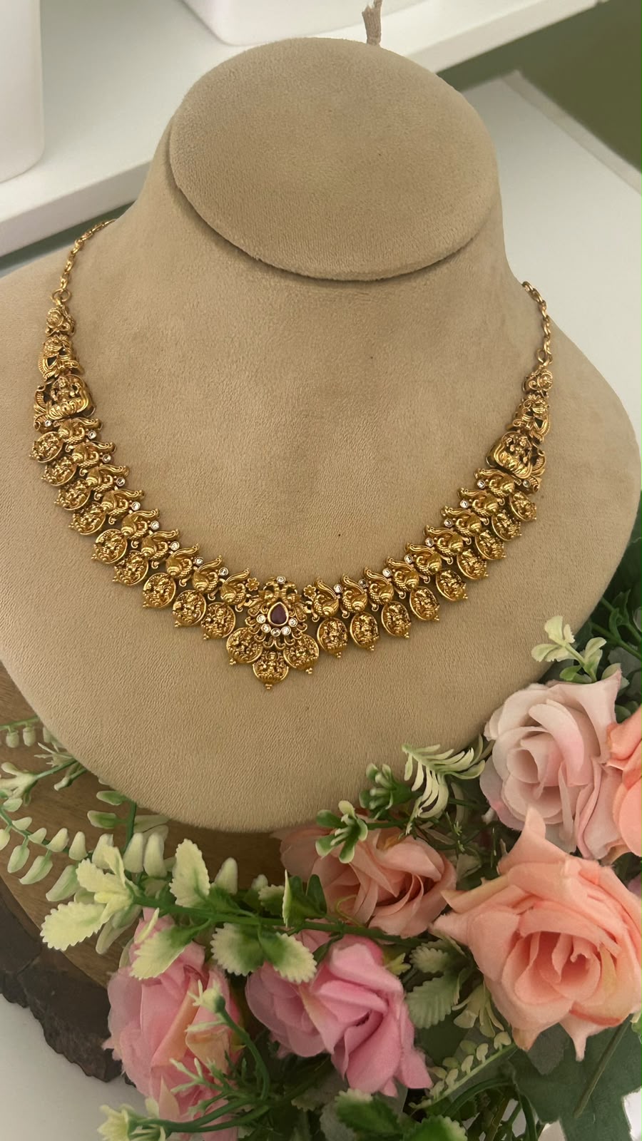 Regal Nakshi Peacock Kasu Necklace Set with Ruby Accents & Statement Earrings – Traditional South Indian Bridal Jewellery