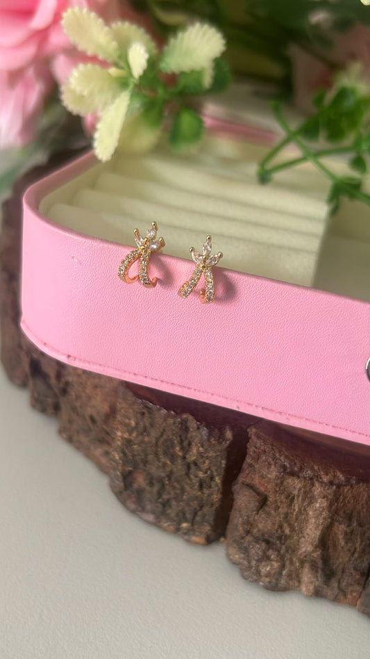 Elegant Gold Polished Butterfly Wing Design CZ Stone Ear Cuff Stud Earrings for Women