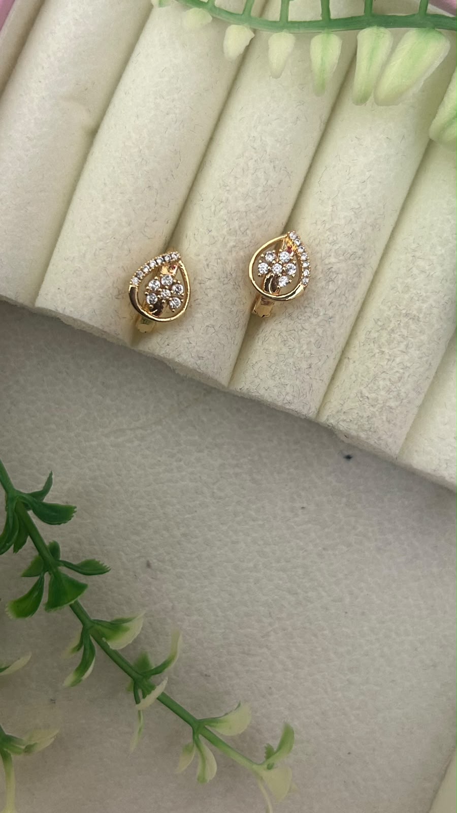 Elegant Teardrop Floral Cluster White CZ Stone Gold Finish Mini Bali Hoop Earrings for Women – Trendy Daily Wear