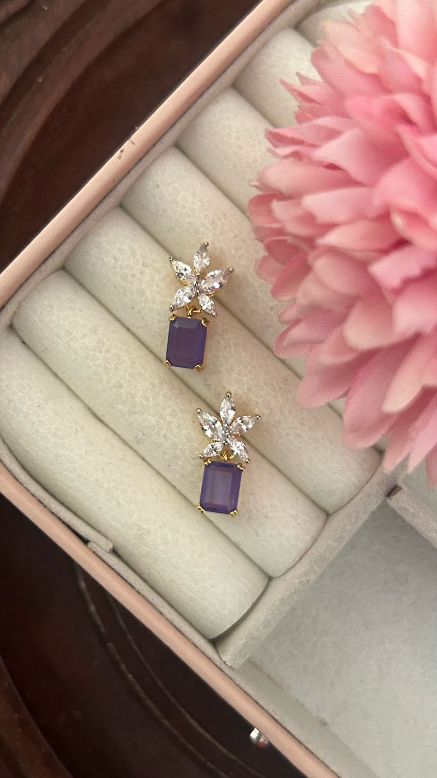 Cz stud with green hanging drop