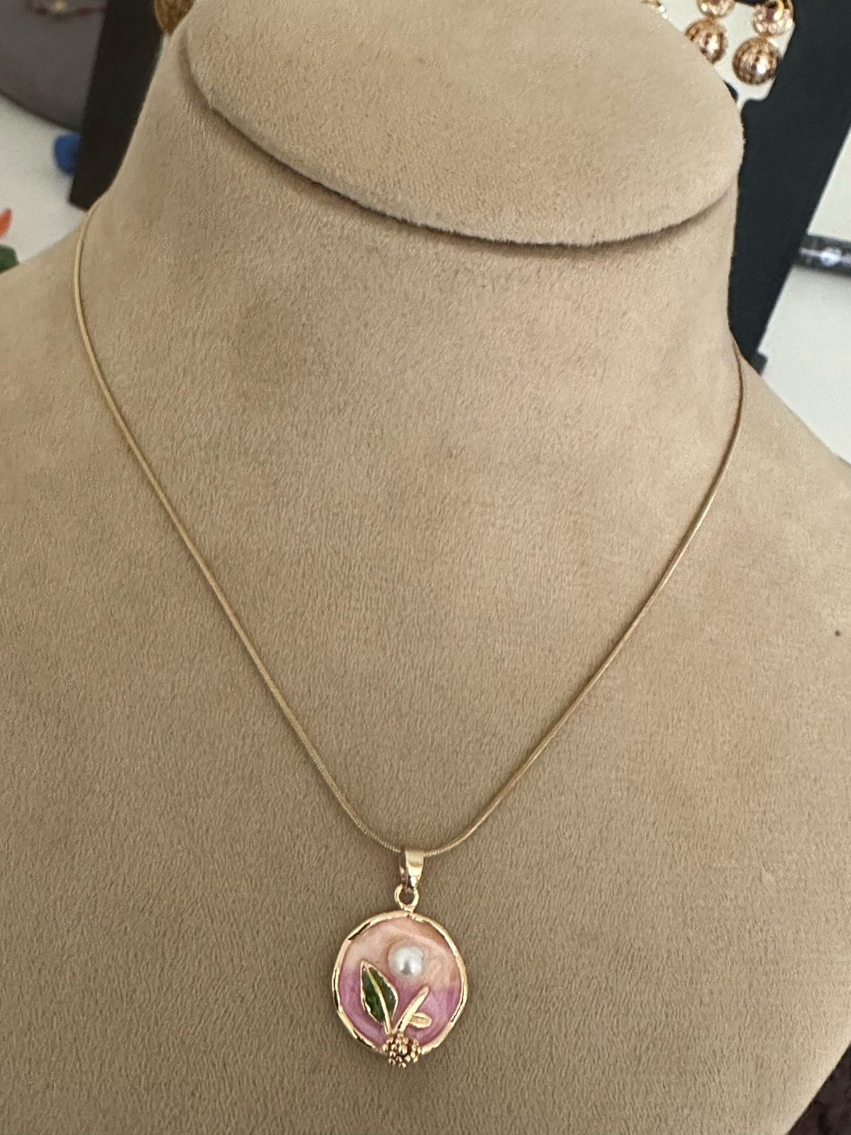 Round Floral Pendant Necklace with Pearl Accent