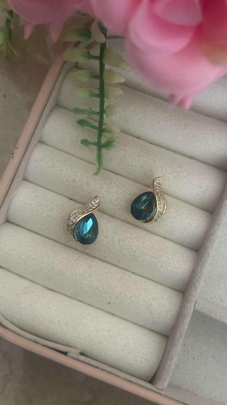 Amethyst Flame Drops – Teardrop Crystal Earrings with Gold Curve Accent