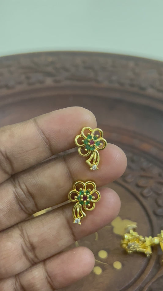 flower with curved pattern screwback studs