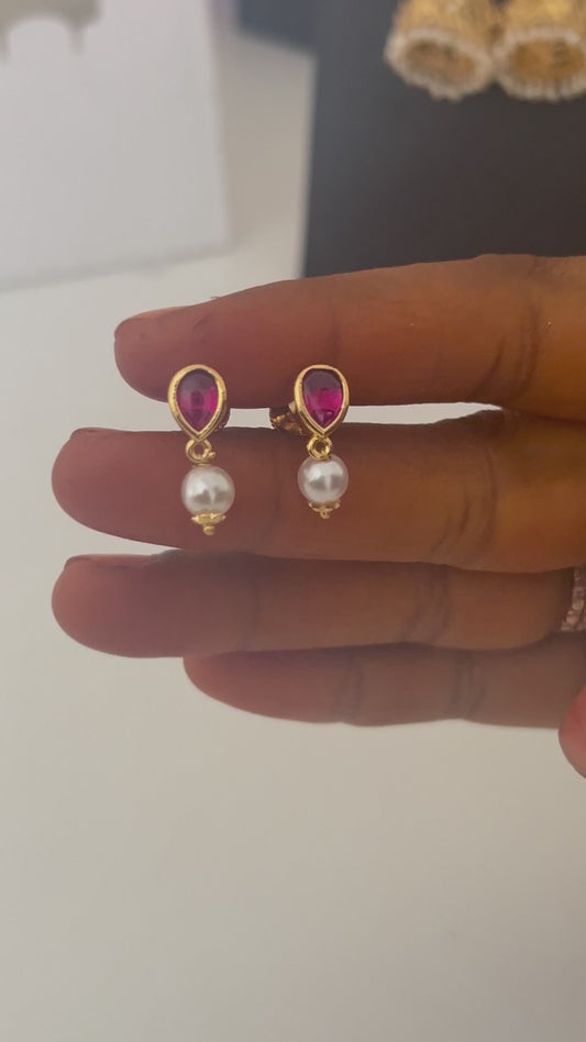 Screwback studs with pearl hanging